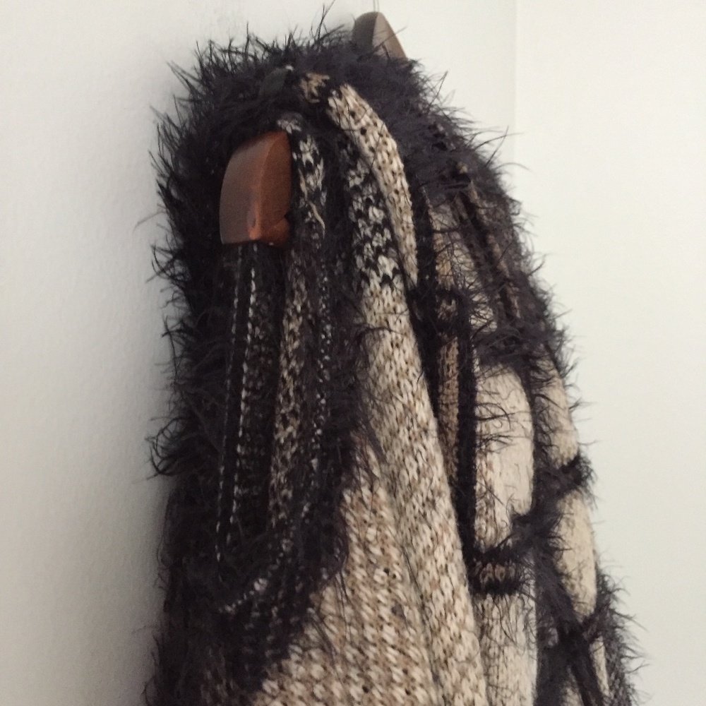 BCBGMaxAzria Cozy Sleeveless Shrug - Picture 5 of 16